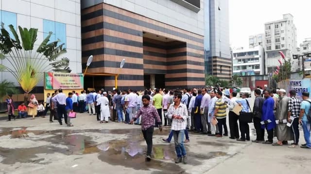 দীর্ঘ বিরতির পর ভারতীয় পর্যটন ভিসা কার্যক্রমে গতি, আবেদন জমায় প্রথম দিনেই ভিড়