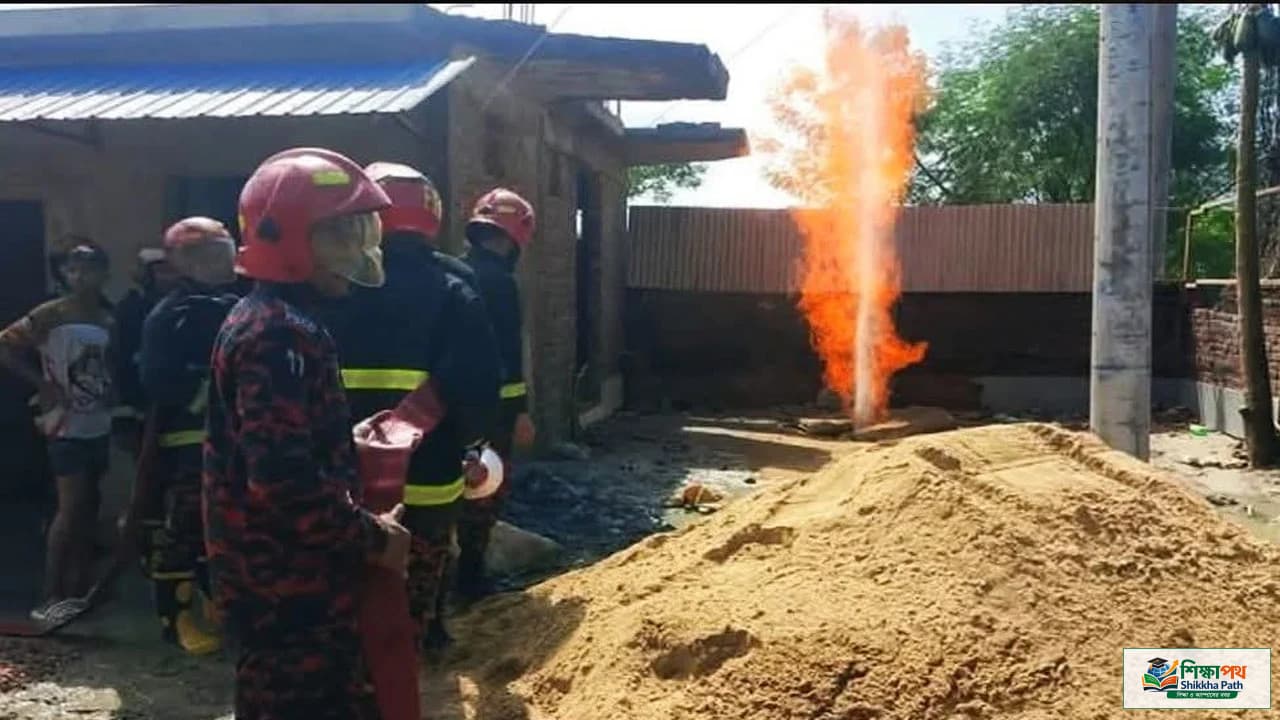 উখিয়ায় ভূগর্ভস্থ গ্যাসের আগুন ৭ দিন জ্বলবে: বাপেক্স