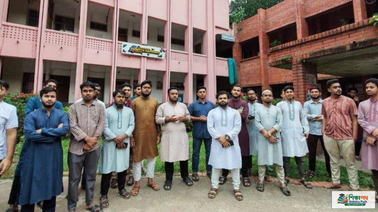 জাকসু কার্যালয় স্থানান্তর ও বিলুপ্তির প্রতিবাদে জাবি শিবিরের অবস্থান কর্মসূচি