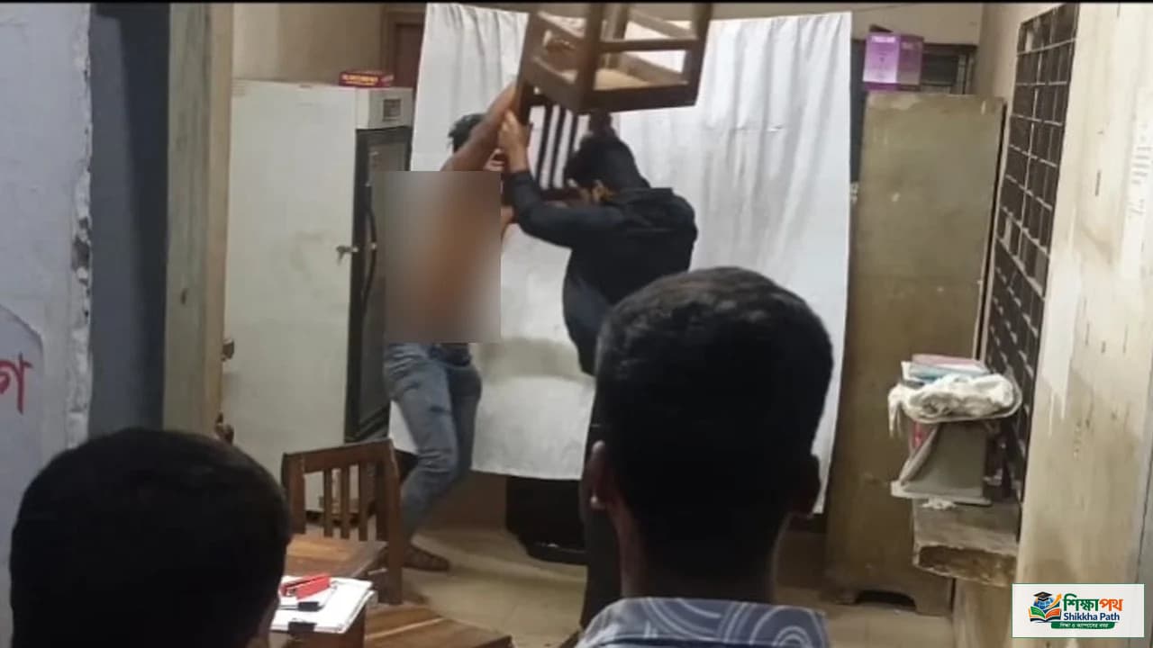 লক্ষ্মীপুর সদর হাসপাতালে ছাত্রদল নেতার বিরুদ্ধে স্বেচ্ছাসেবক দল নেতাকে মারধরের অভিযোগ