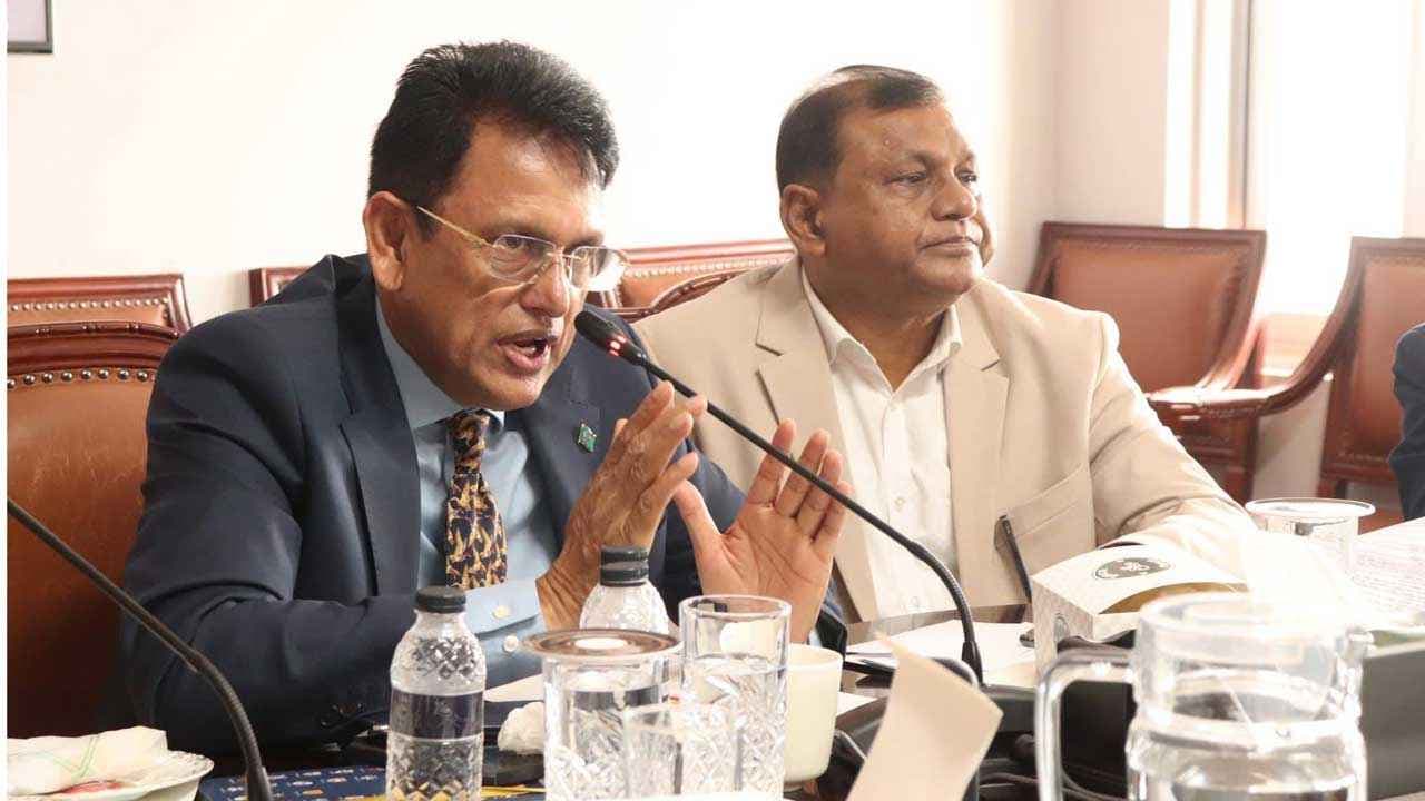 সেশনজটমুক্ত শিক্ষাব্যবস্থা: ১০ বছরে এসএসসি ও ১২ বছরে এইচএসসি করার পরিকল্পনা সরকারের
